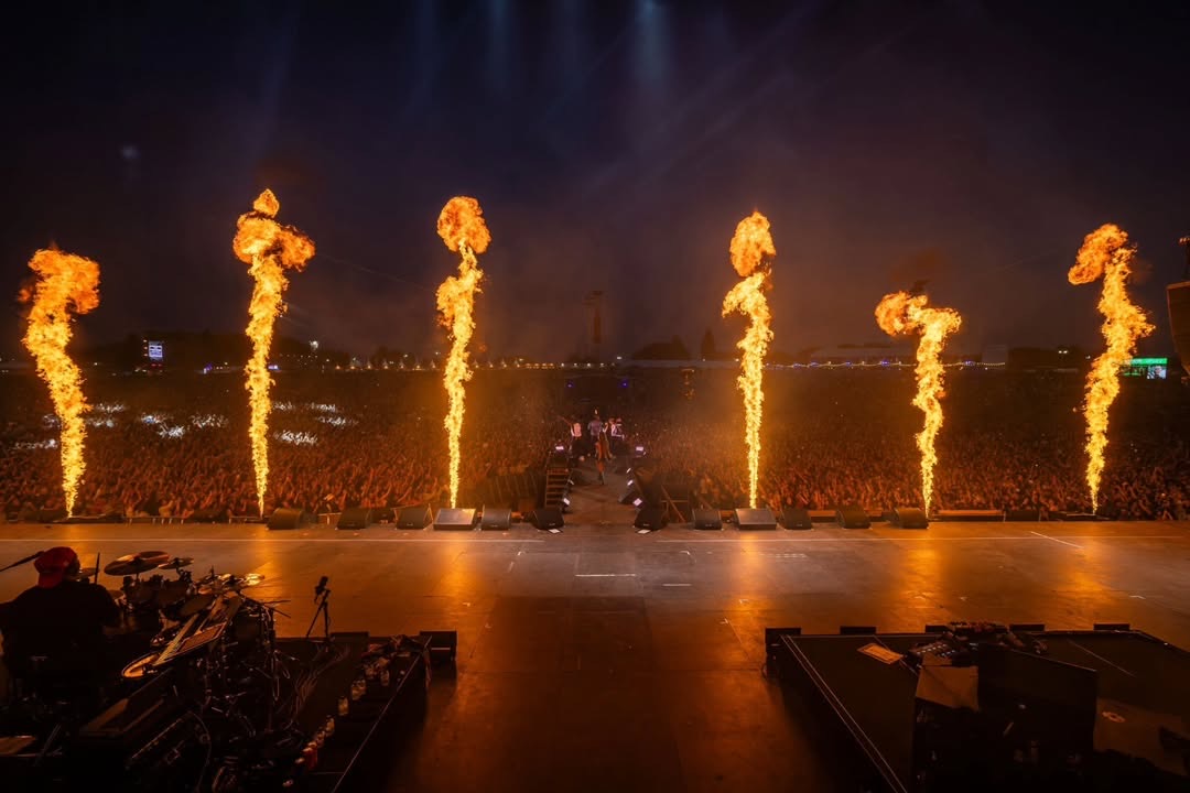 Special effects op het podium van Les Ardentes in Luik, 2026