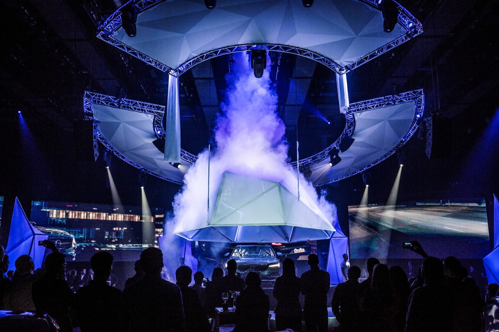 CO2 and light at a Volvo car reveal